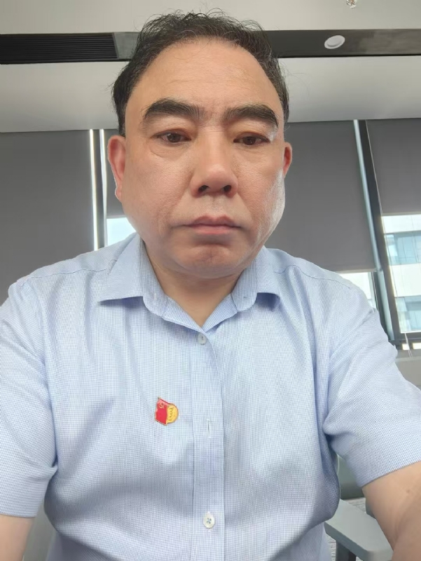 邹先生的第三张照片--宜昌闪婚服务中心